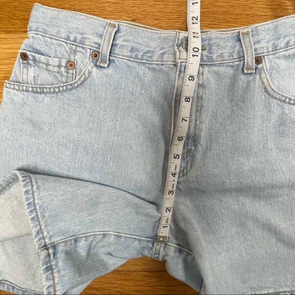 Women’s Vintage Levi’s High Waisted Mom Jean Shorts - Picture 12 of 13